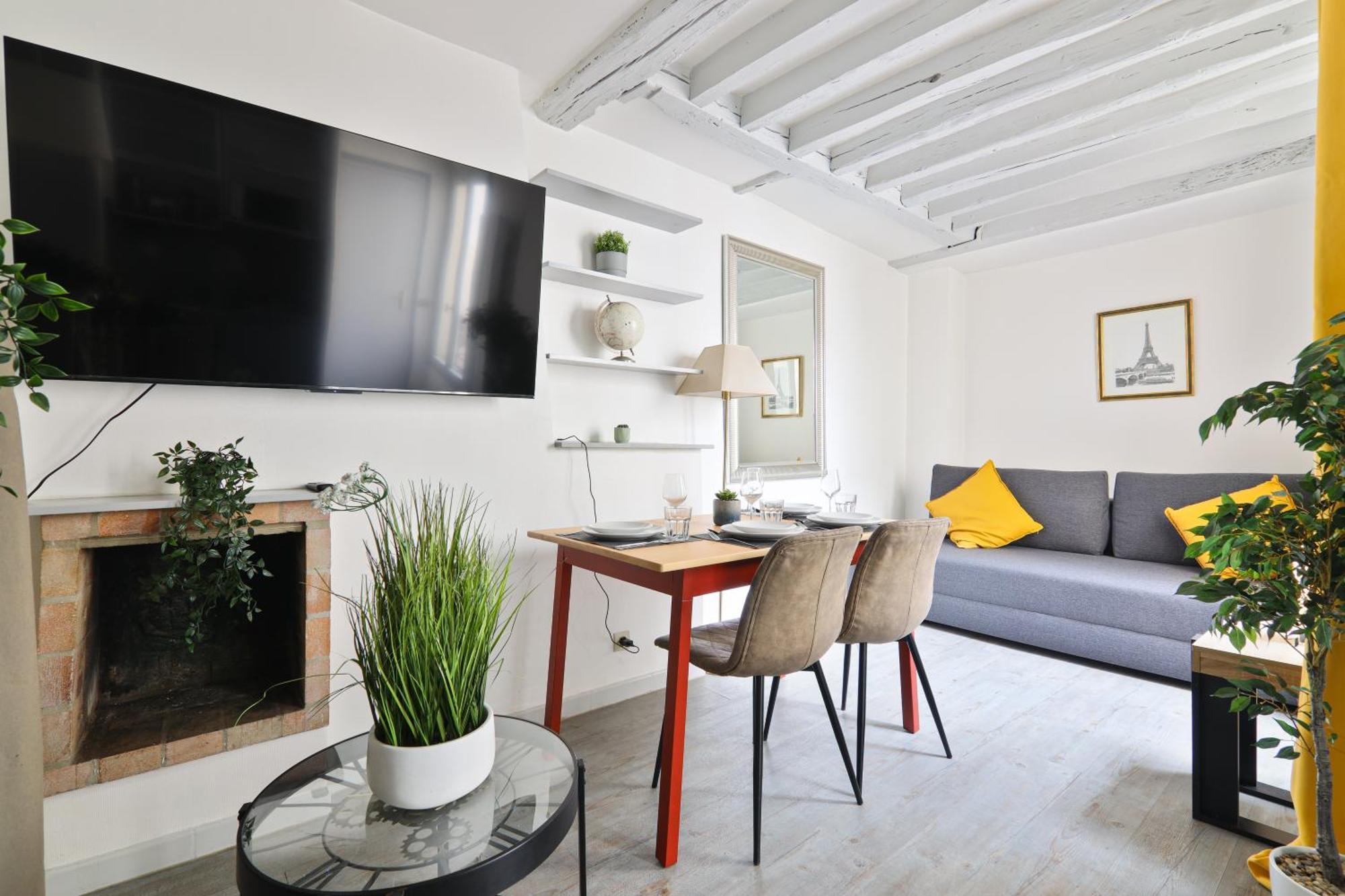 Elegant Quartier Ile Saint Louis Free Netflix Apartment Paris